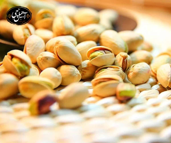 روش ارسال پسته فندقی به شهرستان‌ها توسط آجیل چی