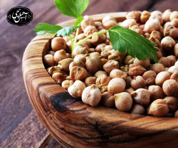 نحوه بسته بندی نخودچی برای ارسال به شهرستان توسط آجیل چی