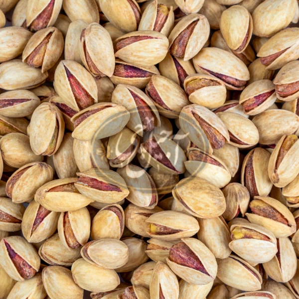 پسته احمد آقایی نمکی درجه یک