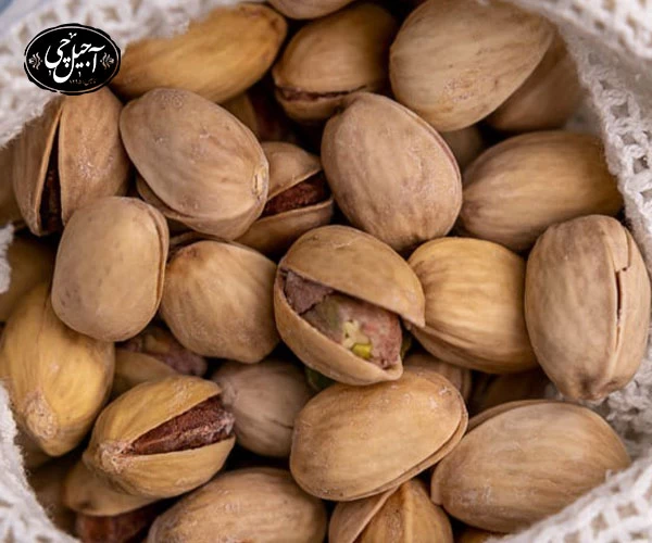 بسته‌بندی کادویی پسته فندقی ازآجیل فروشی آجیل چی مشهد 